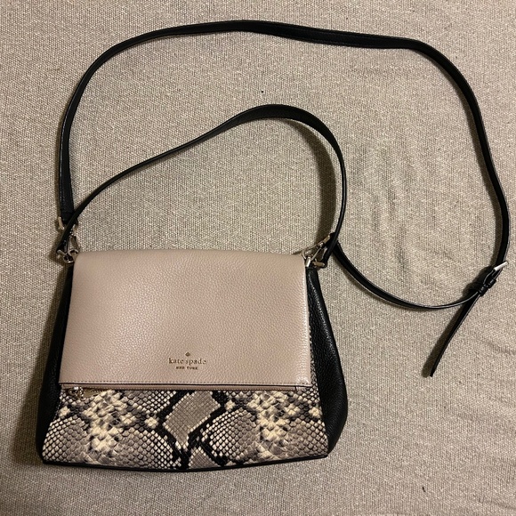 Gorgeous Kate Spade purse - Picture 1 of 4